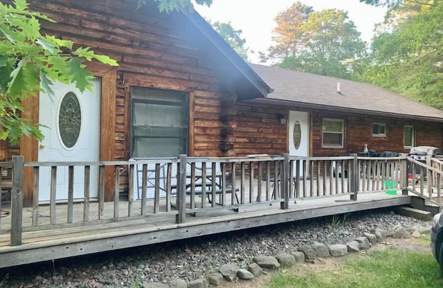 4 Br Cabin Sleeps 11, in Natl Forest, on ATV/Snowmobile trail