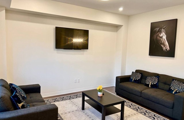 ★4 BR Modern Detached House in Paris, Brant