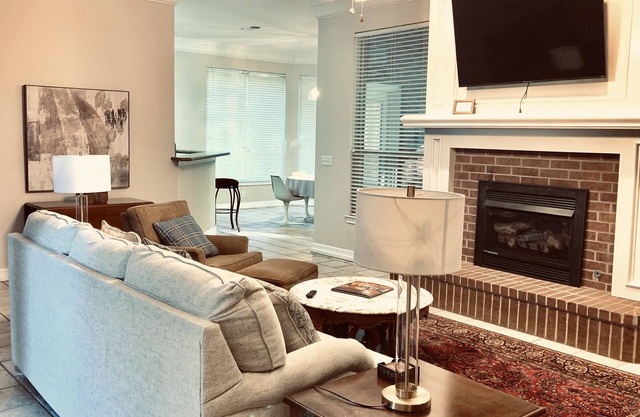 4 BR Luxury Home perfect for executive or family visiting Paris with 3 King Beds