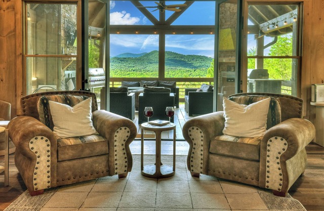 Area Unaffected by Hurricane - 4 BR w Views, Private trails, hot tub, grill