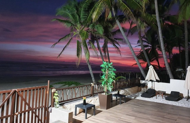 Los Bungalows en mera orilla del mar pacifico