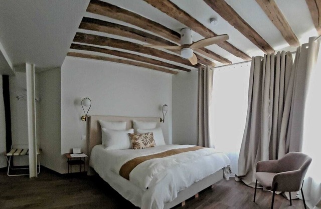 4 Charming Suites & downtown