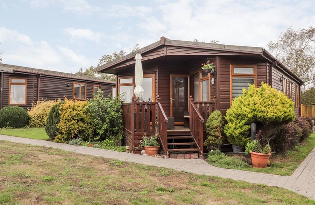 4 COUNTRY VIEW PARK, character holiday cottage in Seasalter