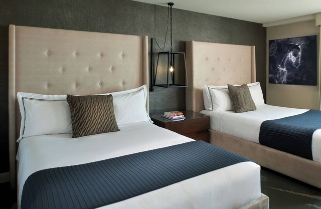 4 Elegant Hotel Suites Perfect for Family Vacation! - Walk to Attractions