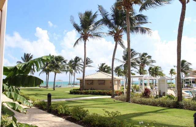 4 Family-Friendly Suites w/ Kitchen, Ocean Views & Pool Access for Ultimate Fun