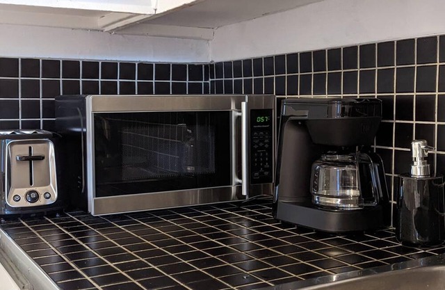 4 Guest Apartment with King Bed near Saint-Michel