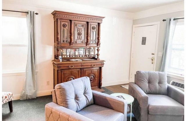 #4 Historic Downtown Apartment w/kitchen