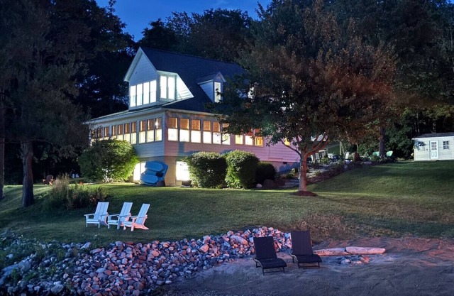 4 King Bed Private Beach +Pet Friendly +Pickleball