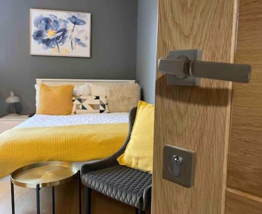 4- Lovely 1-bedroom serviced apartment West Midlands