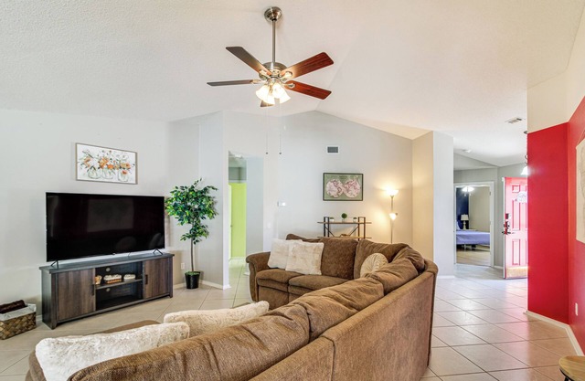 4 Mi to Beach: Home w/ Fenced Yard in Pensacola!