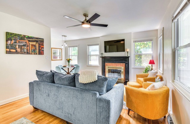 4 Mi to Clemson : Pet-Friendly Seneca Cottage
