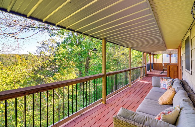 4 Mi to Cumberland River: Cabin w/ Deck & Fire Pit
