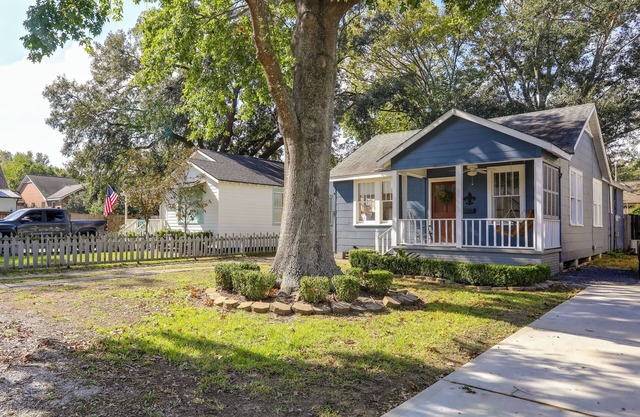 4 Mi to Dtwn: Baton Rouge Bungalow w/ Private Yard