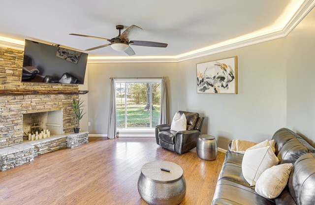 4 Mi to Dtwn Tuscaloosa: Home w/ Cozy Den!