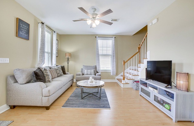 4 Mi to French Quarter: Bright New Orleans Home!