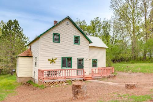 4 Mi to Gordon Lake Family Retreat in Glidden!