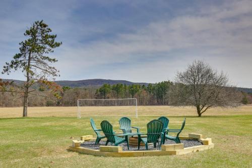 4 Mi to Great Barrington Berkshires Retreat!