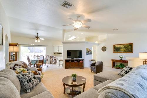 4 Mi to London Bridge Lake Havasu City Home!