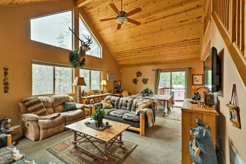 4 Mi to Pine Lake Hathaway Pines Cabin with Deck