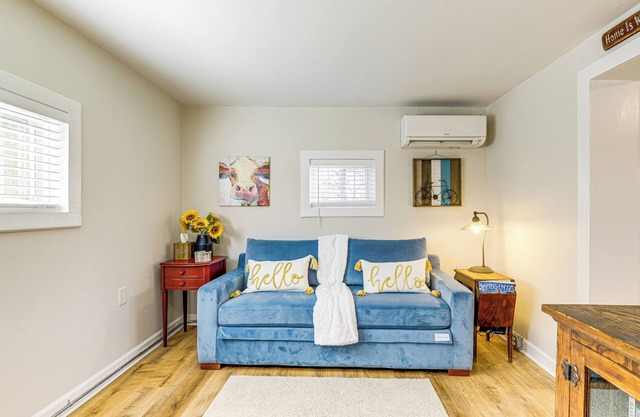 4 Mi to Shops & Dining: Bright Lexington Studio!