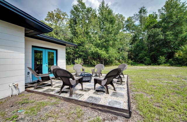 4 Mi to Three Sisters Springs: Crystal River Home