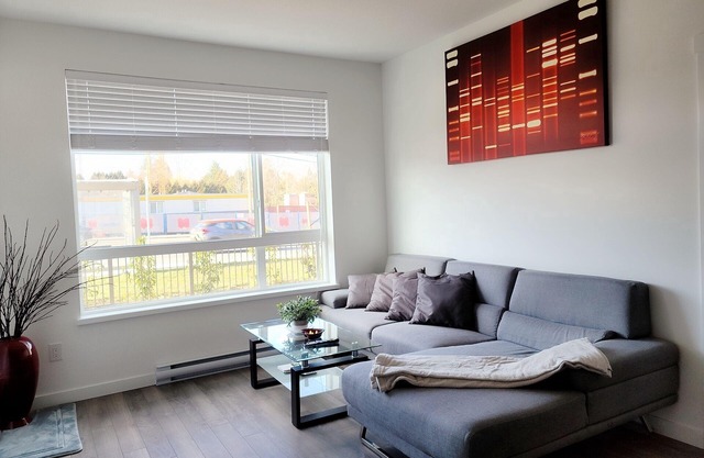4-min to Bear Creek Park, Surrey✧2BED-2BATH✧Hot Tub✧KITCHEN✧Garden