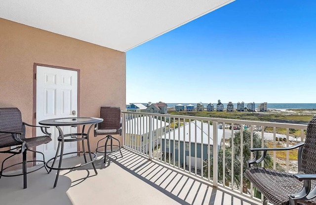4 minute walk to beach & gulf views from private balcony!