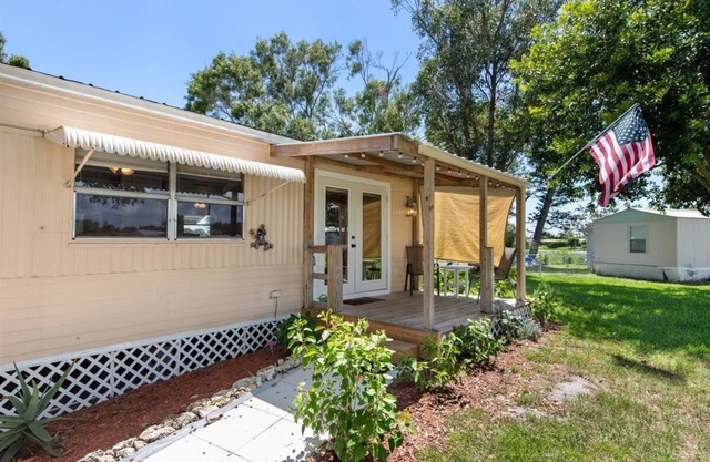 4 Oaks Oasis 2BR 2BA