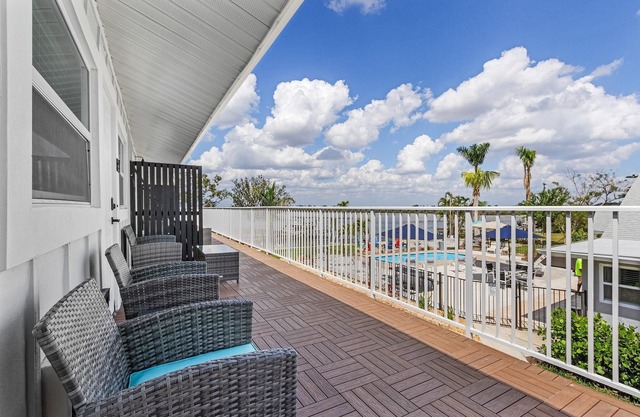 4 Person 1 Bedroom Condo with Waterview Balcony- Dolphin - 4 Person 1 Bedroom Condo with Waterview Balcony - Dolphin
