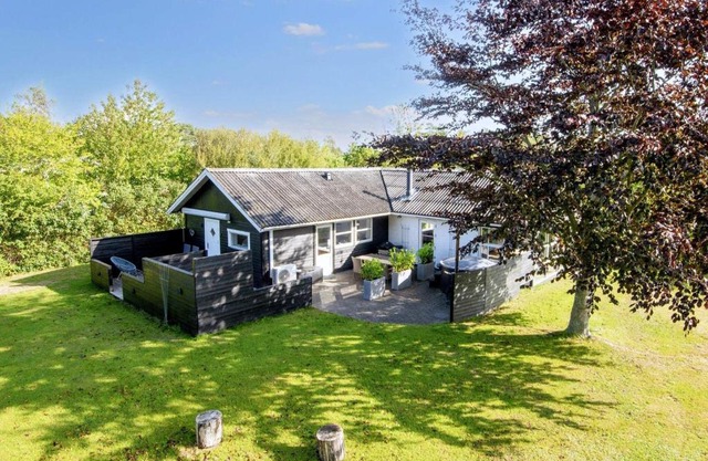 4 person holiday home in Ebeltoft-By Traum