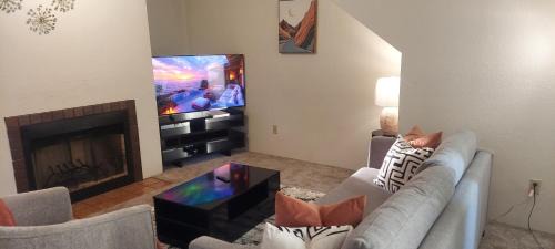 4-plex Apartment in Burien - Unit 1 - 7 min from Sea Tac Airport - 15 min from Downtown Seattle