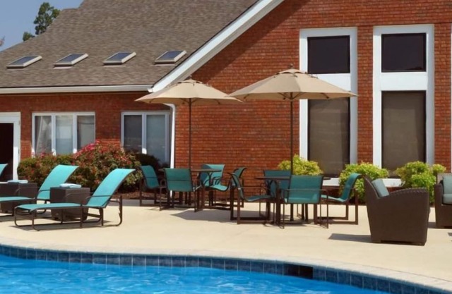 4 Relaxing Units w/ Fireplace & Kitchen, Parking, Pool! Near Alabama State Fair
