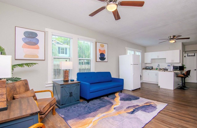 4 Seasons of Fall in Tampa Heights - Unit 2