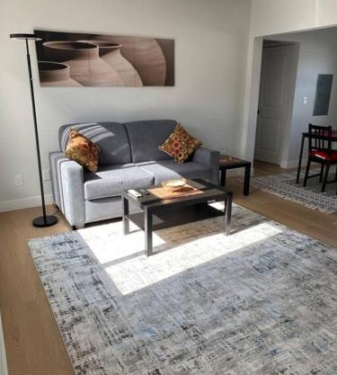 4 Stanford! Furnished Apartment, Gated Parking, Laundry