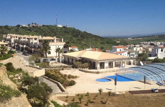 Luxus 2 Bett / 2 Bad Apartment, A / C, Free Wifi, Pool, 5 Minuten zum Strand