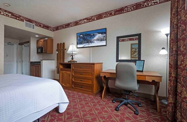 4-Star Zermatt Resort King Suite—Only 15 Mins to Park City & Sundance!