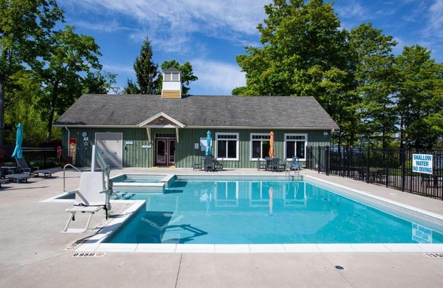 40 Meadow View