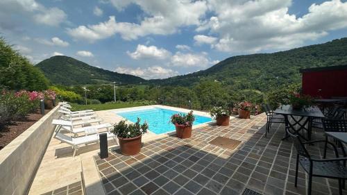 40 Min from the Dolomites Borgo Moretti-5 & pool