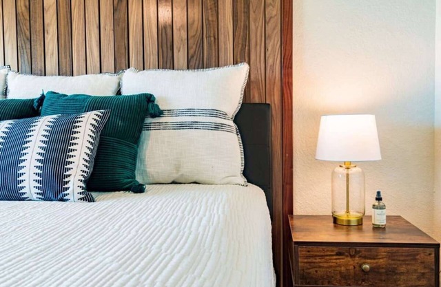 400 South - Unit E Su