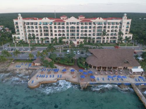 403 Landmark Resort Cozumel beachfront condo
