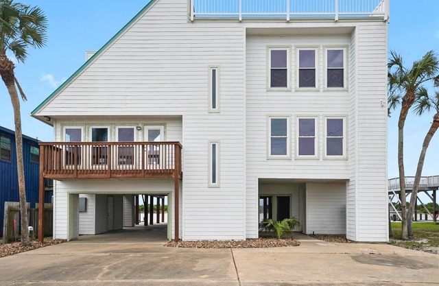 4112 Beach Road - Colorado River in Matagorda