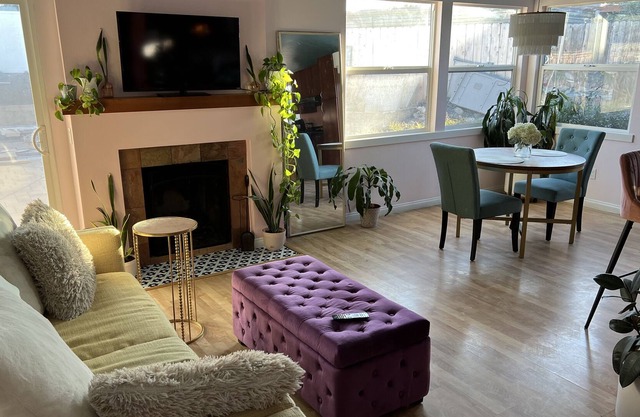 420 Friendly Peachy Private Room
