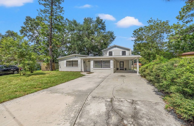 4306 A - Charming 2-bedroom house in Tampa with AC