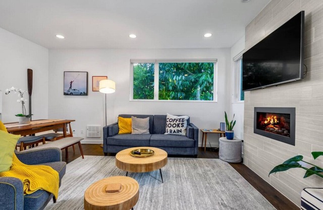 4313 Fremont · 3b2.5b Fremont Gem w/ Seattle Skyline & Lake View