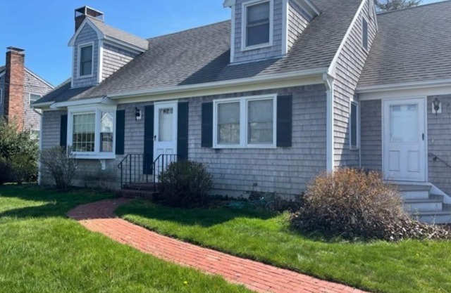 44 Dillingham- Pet-Friendly 4BR Home, .5 mile to Beach, Near Dining & Shopping