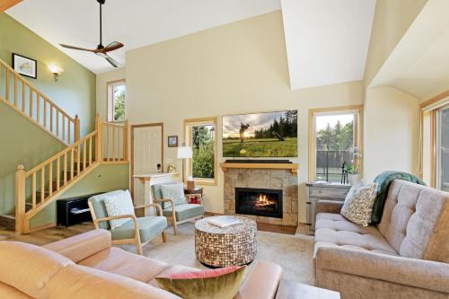 470 Homestead Unit 13 townhouse