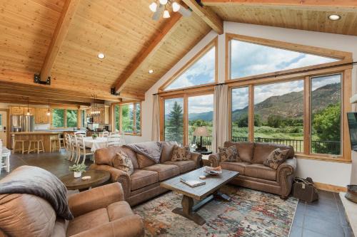 4920 County Rd 203