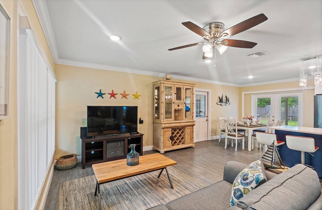 49th Ave Gem in Lealman area