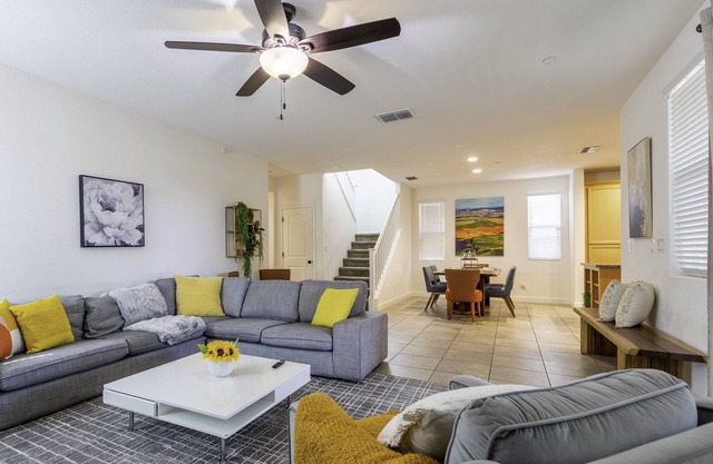 4Bd/3Ba for 10+ ModernSpacious House