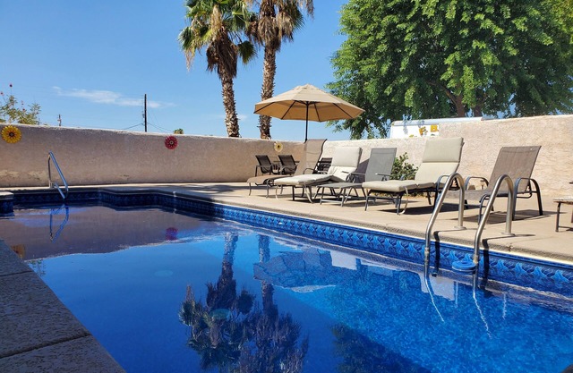 4BD/3BA w/ Pool and Casita